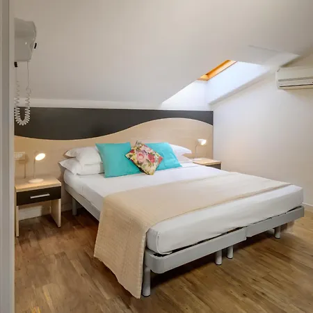 Hotell Acquamarina 3*