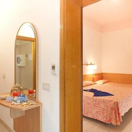 Hotell Acquamarina 3*
