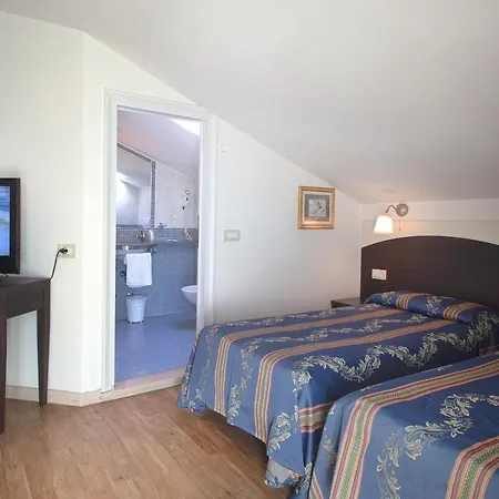 Hotell Acquamarina 3*